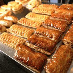 saucijzenbroodje.gif